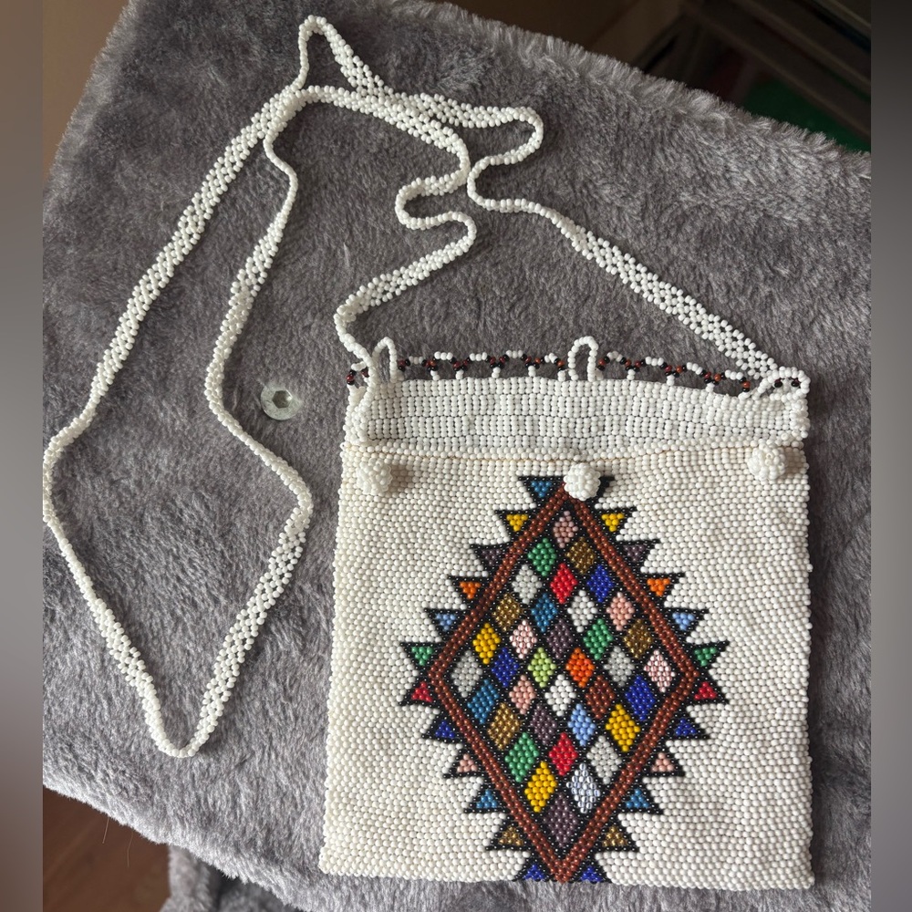 Hand beaded small purse diamond pattern